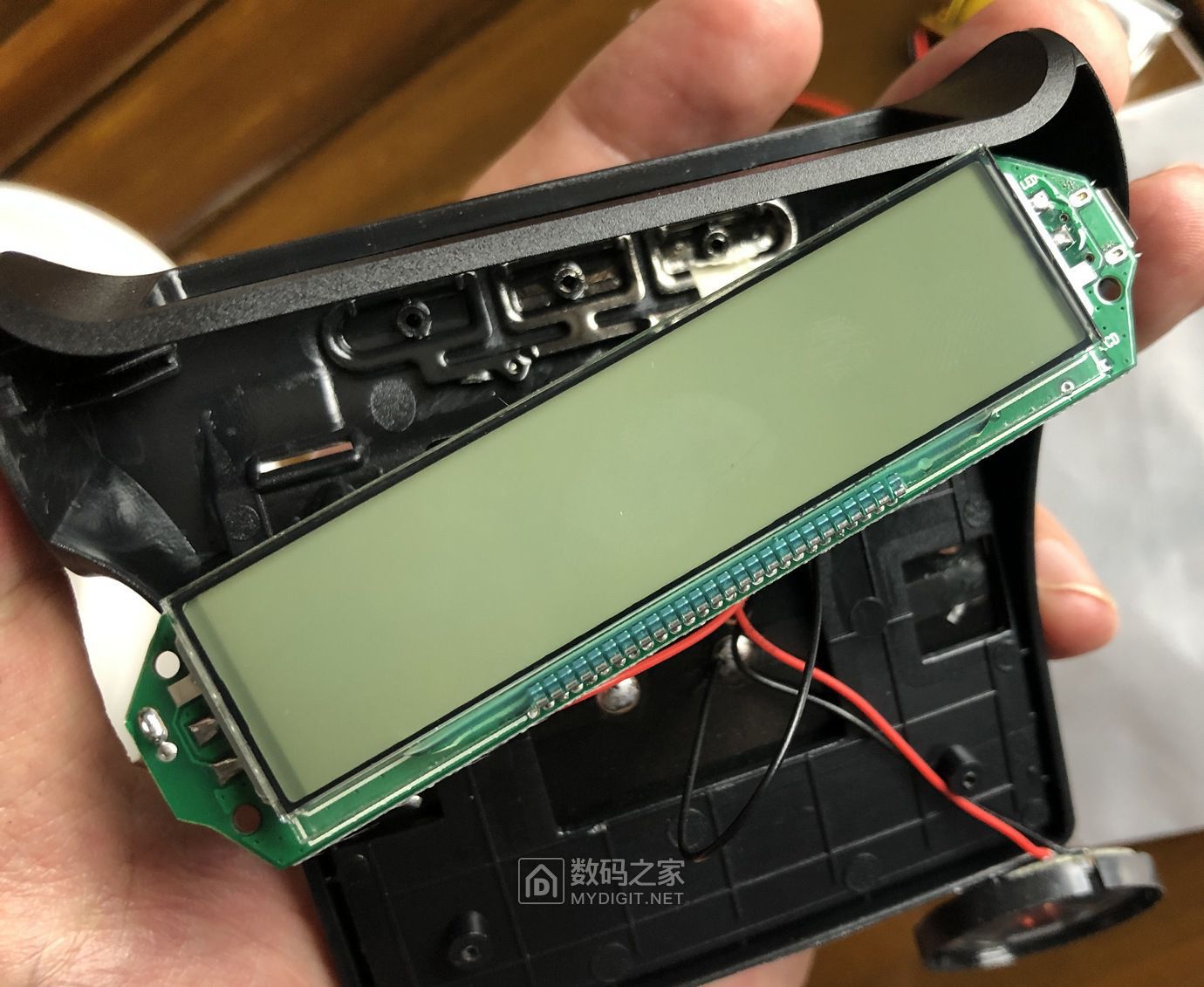 太阳能胎压监测器拆机,太阳能两用进口胎压监测器