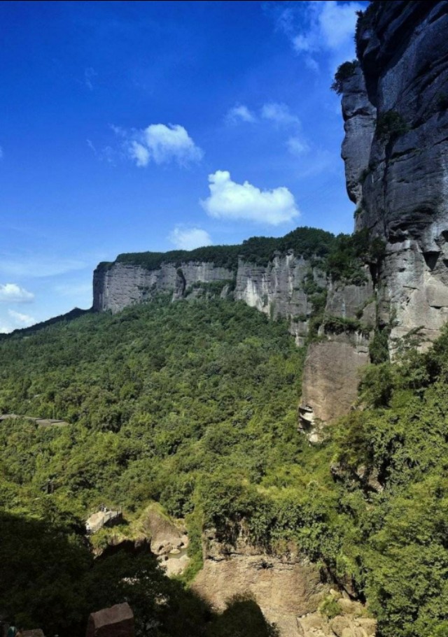 剑门，剑门，向天再借五百年