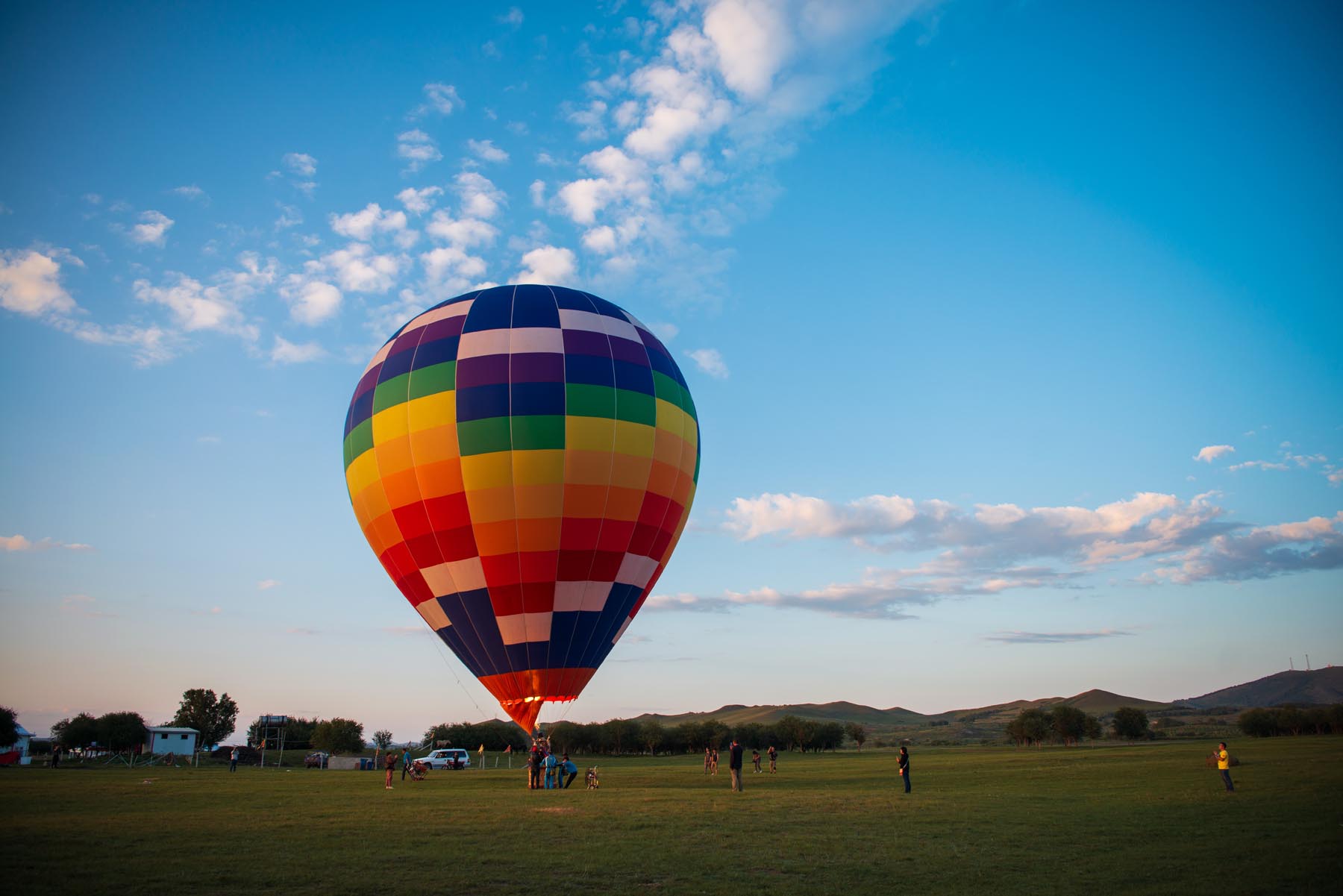 拥有这21件高颜值户外装备,让我们的草原野餐会像家里般优雅