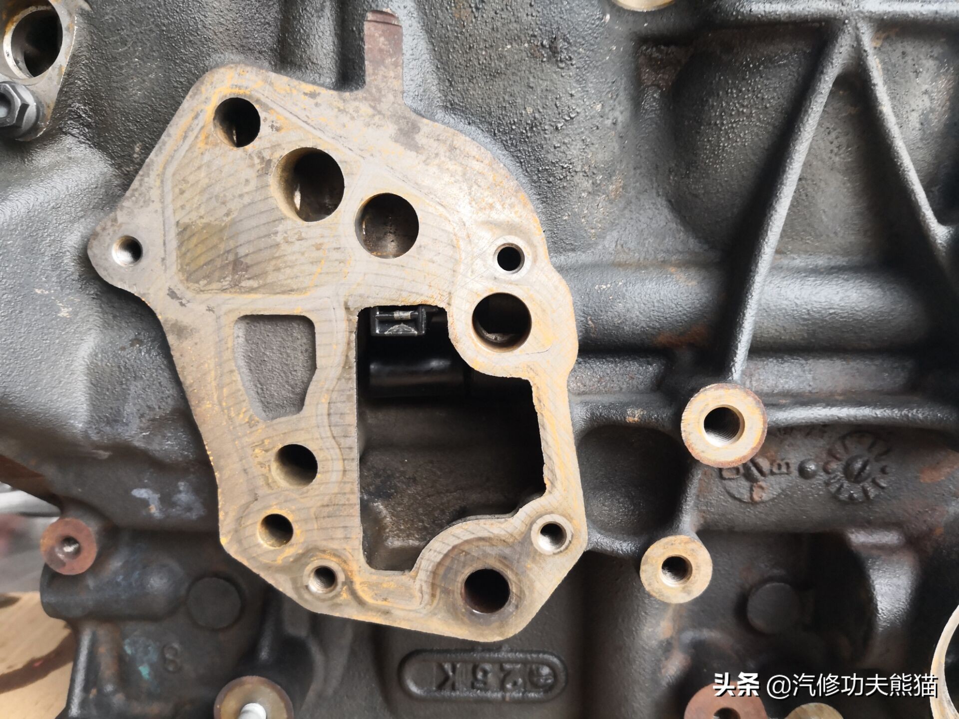 10年奥迪a6l2.0t烧机油维修,奥迪a6l2.0t烧机油吗