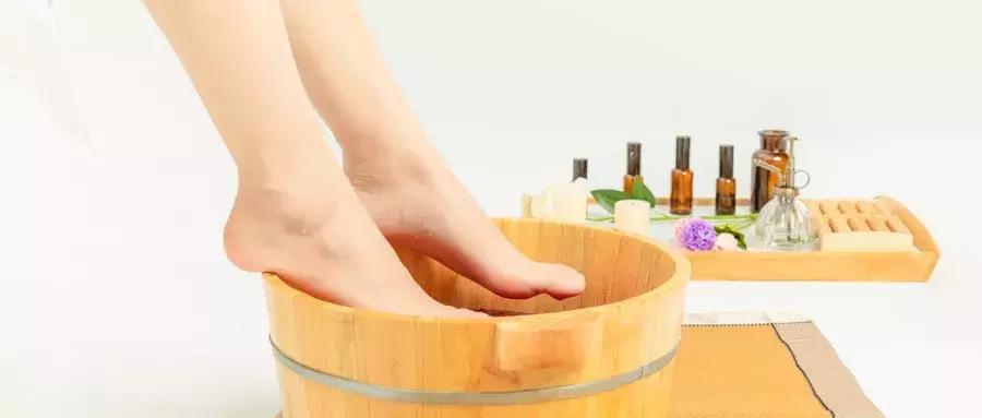 眉间皱纹两条竖纹代表什么,眉间纹图解大全