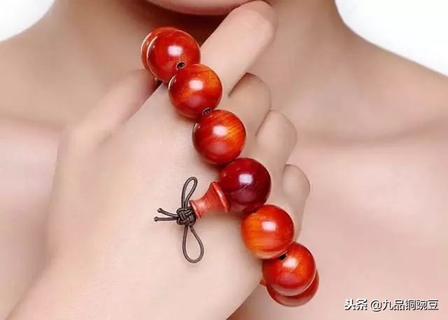 串珠子单绳打结方法慢动作,108颗珠串怎么穿绳打结