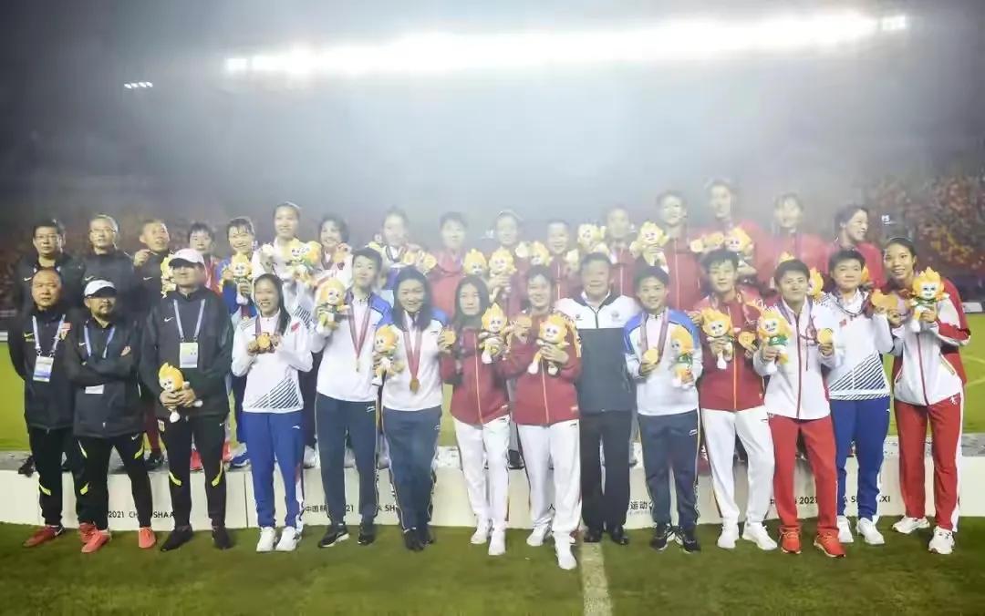 中国女足教练水庆霞获多少钱奖励,水庆霞执掌女足之路来之不易