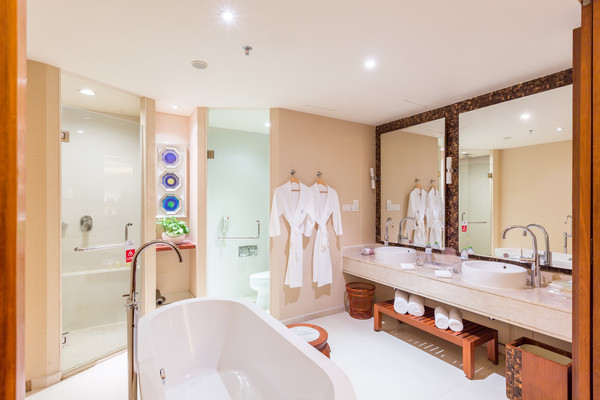 三亚亚龙湾华宇度假酒店在哪个区,亚龙湾华宇度假酒店是几星的