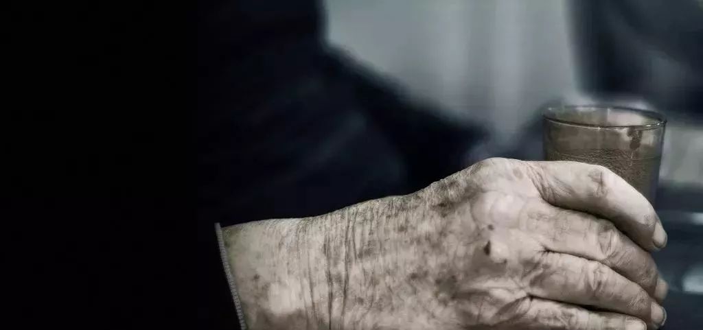 我于昨晚去世走时心如止水,我于昨晚去世走时心如寒冰