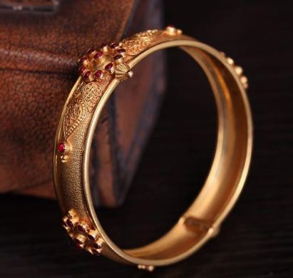 饰品18k金和14k金哪个好看,周大福18k项链和22k项链有什么区别