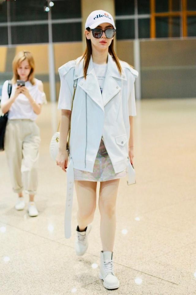 轻熟风休闲外套穿搭女高级感,马甲外套穿搭小香风