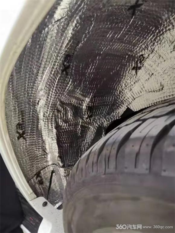 开什么样的酷路泽才叫享受?隔音升级加音响改装是必不可少的