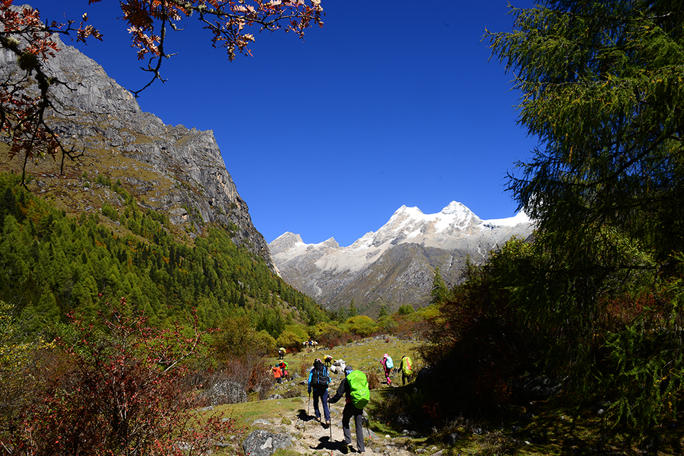 登山者的朝圣地四姑娘山,三峰四姑娘山登山者