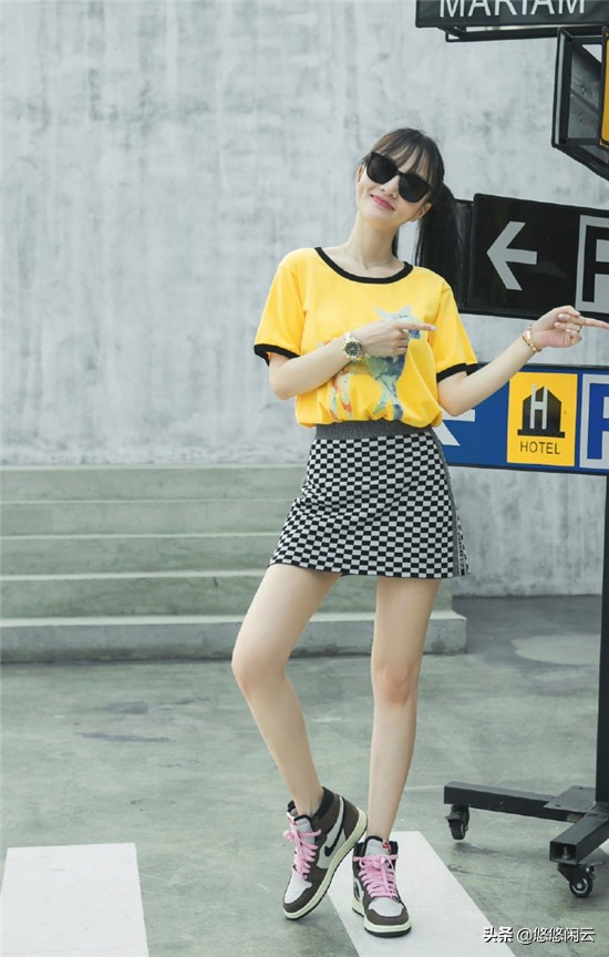 李小璐从星二代到网红的坠落史,从明星变成网红的李小璐