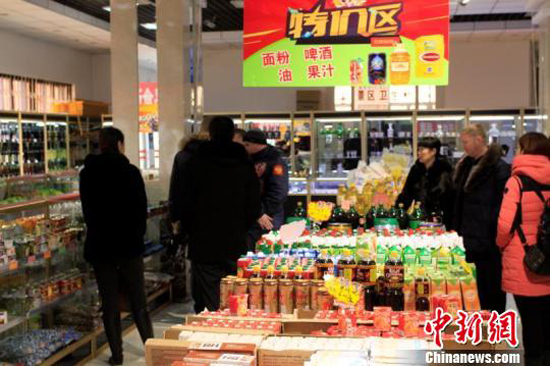 好嗨哟！到中俄边境城里扫俄罗斯“年货”