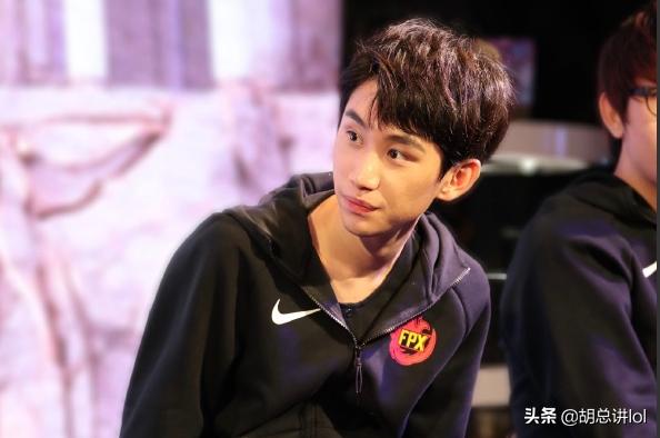 LPL赛区好消息，想和职业选手做队友么，只要你达到这几点就可以