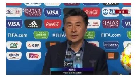 中国女足王霜接受采访,女足教练怼记者