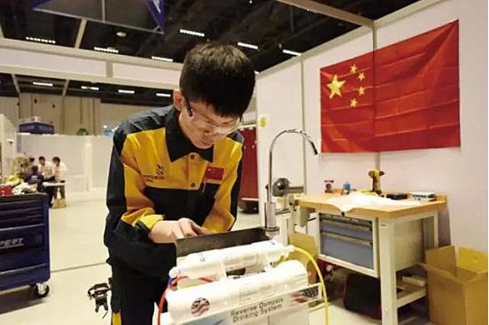 4年前，那个19岁荣获世界大赛冠军的技校生宋彪，如今怎样了？