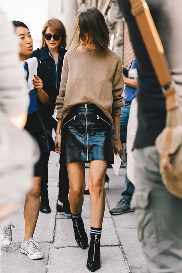 别再露脚踝了,今冬不流行露脚踝了露袜才更时髦