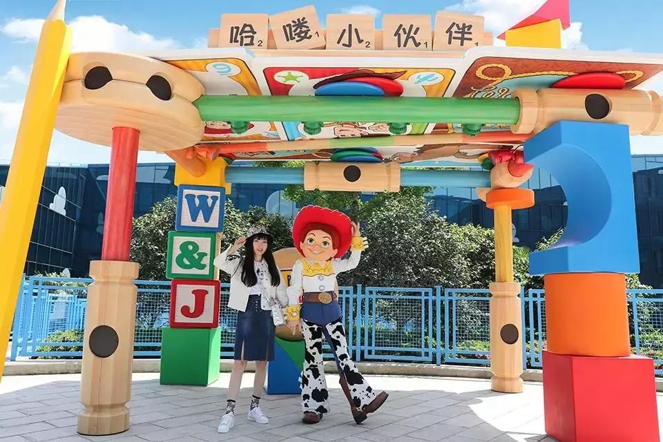 最新上海迪士尼乐园游玩攻略,上海迪士尼快来收获快乐