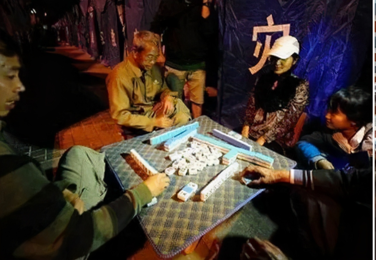 广东赌神、四川雀圣,中国人打麻将到底有多野