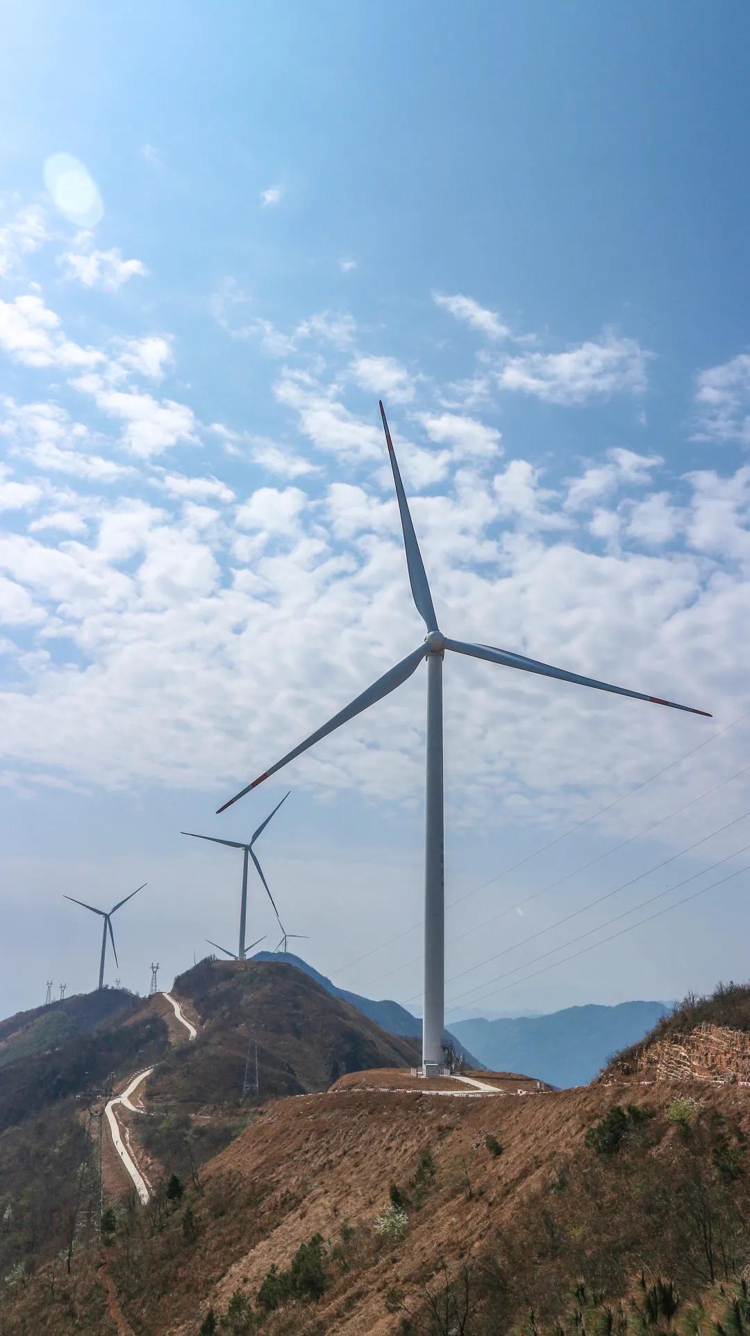 太美了拍照圣地,大钟山东岭大风车打卡