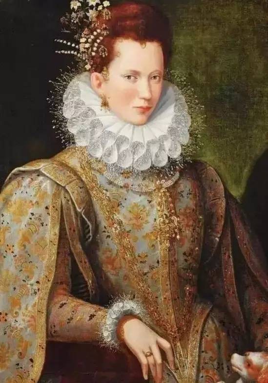 伊丽莎白一世时期服饰风格,伊丽莎白一世平胸礼服