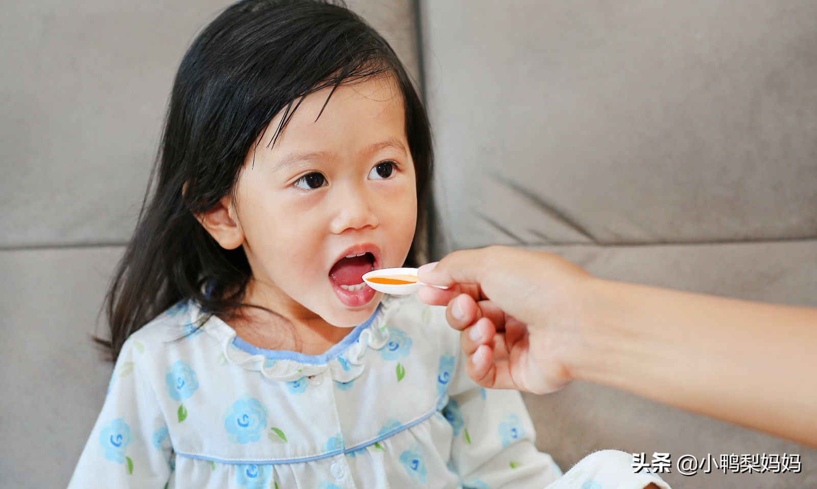 维生素ad与dha可以同时给宝宝吃吗,婴儿dha钙片和维生素能同时服用吗