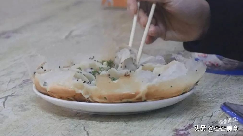 从夜市摊追到小门店，吃过这家南方锅贴才懂为什么
