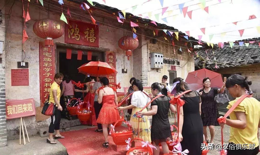 户口在娘家可以分到婆家的地吗,外嫁女在娘家分户无宅基地