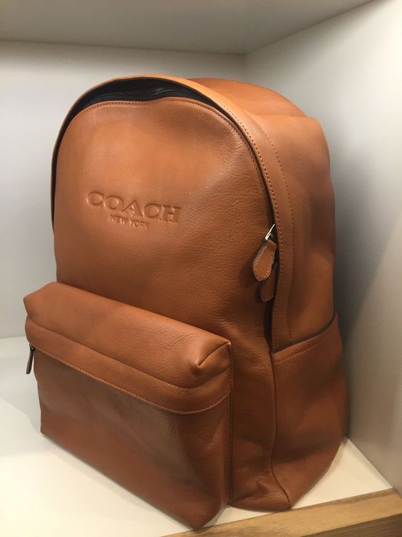 说真的，少背点coach，你交的智商税都撒满黄浦江了，你知道吗？