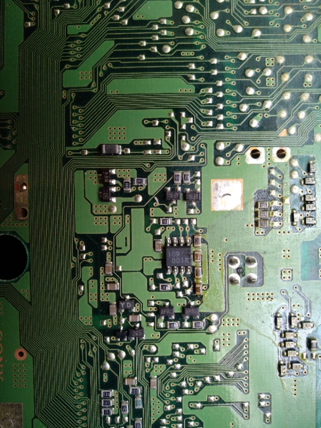 索尼ps1游戏机厚机和薄机,索尼游戏机ps1值得买吗