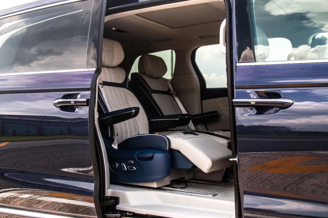 「试驾」荣威iMAX8，国产MPV的春天要来了？