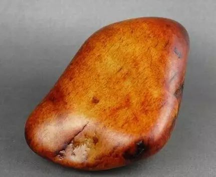 把玩和田玉和玻璃的区别,把玩和田玉生肖