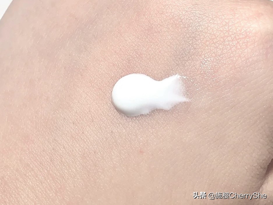 理肤泉祛痘乳去痘印,理肤泉祛痘精华乳的正确使用方法