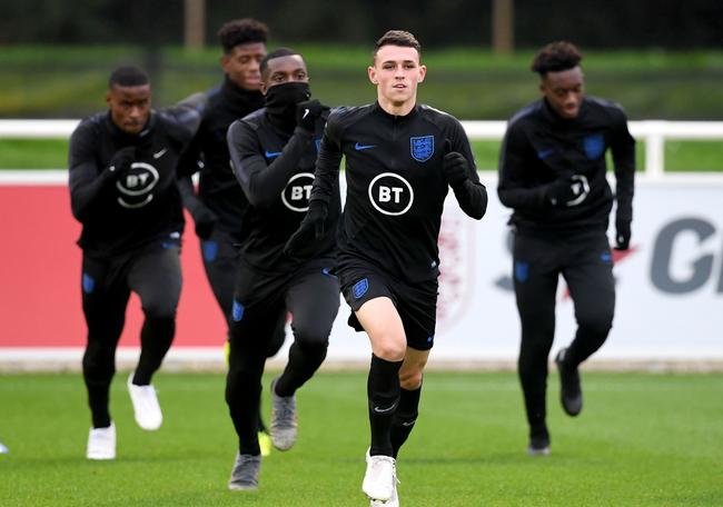 车轮被撞成这样人却毫发无伤，阿圭罗请把你的好运气带回英超赛场