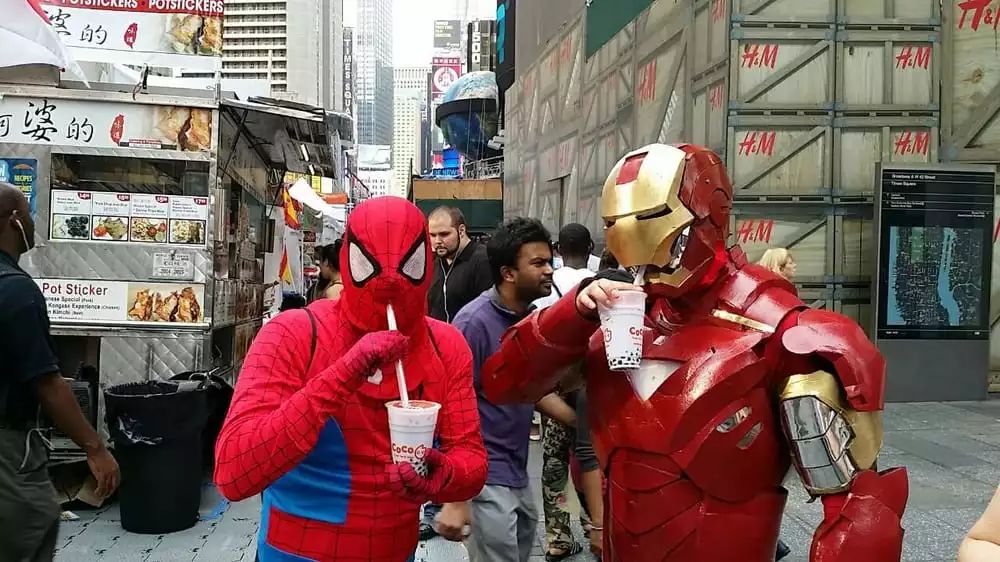 泡在水里的中国人,泡在奶茶里的美女