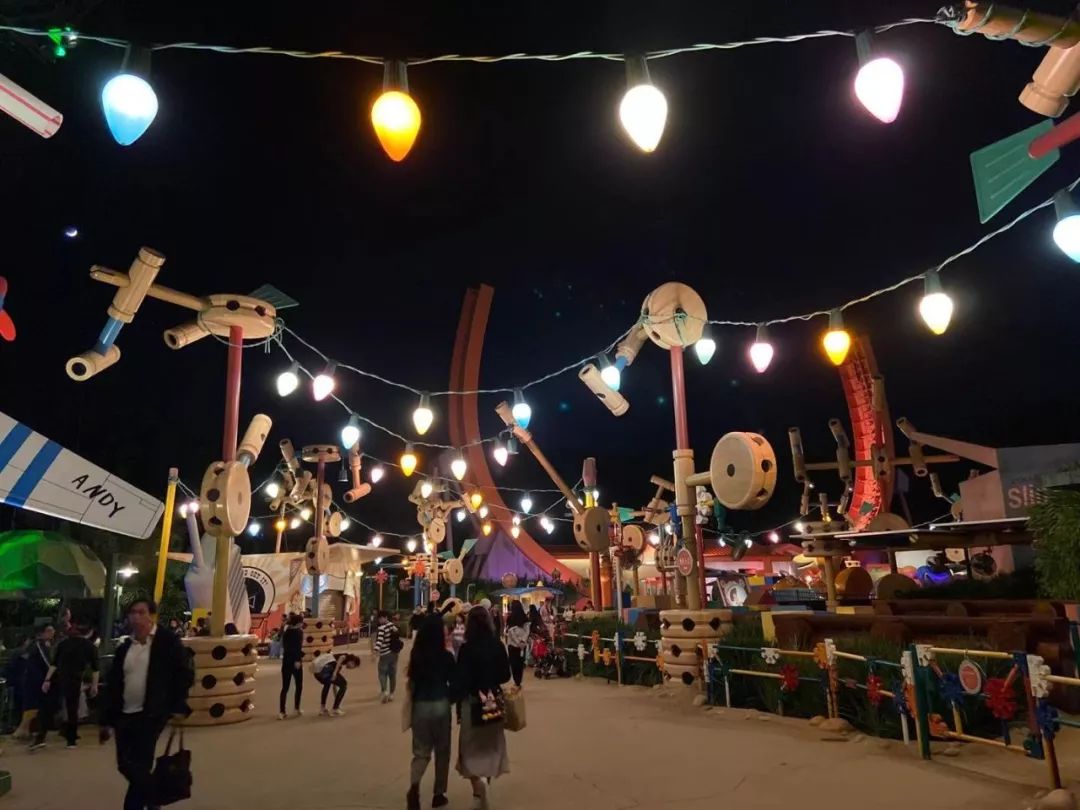 香港迪士尼必须玩的项目,香港迪士尼所有项目及开放时间