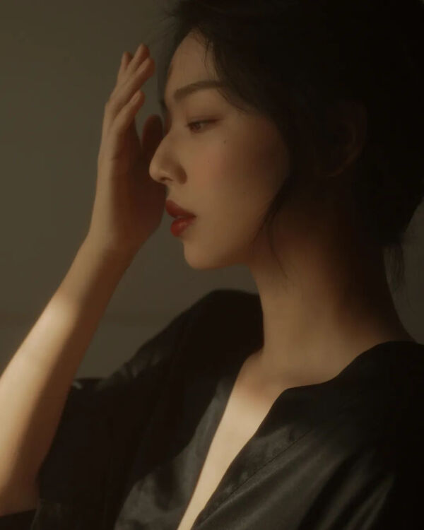 自己拍一组高级感写真,居家拍照复古感写真