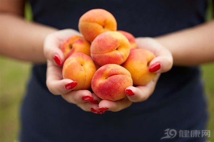 预防过敏从孕妇开始,准妈妈夏季要警惕四种过敏原