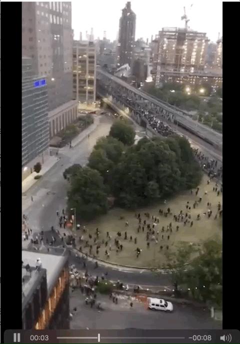 美国留学生打劫录像,留学生趁火打劫奢侈品