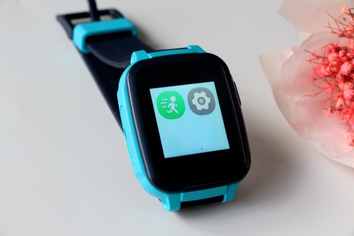 ai智能孩子,AI智能儿童电话手表