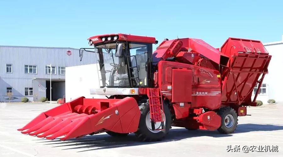 勇猛机械专注玉米收获,勇猛二行玉米收获机多少一台