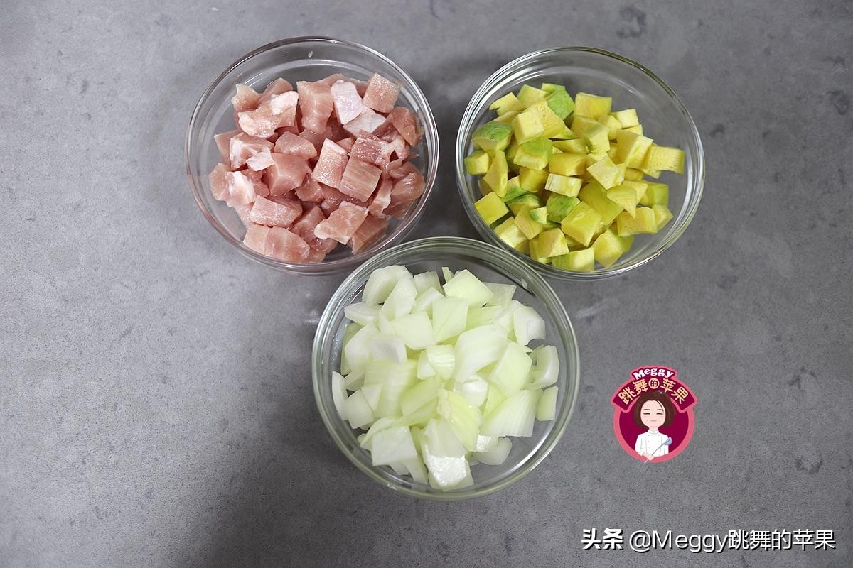 剩米饭秒变新鲜饭做法,生米做懒人焖饭