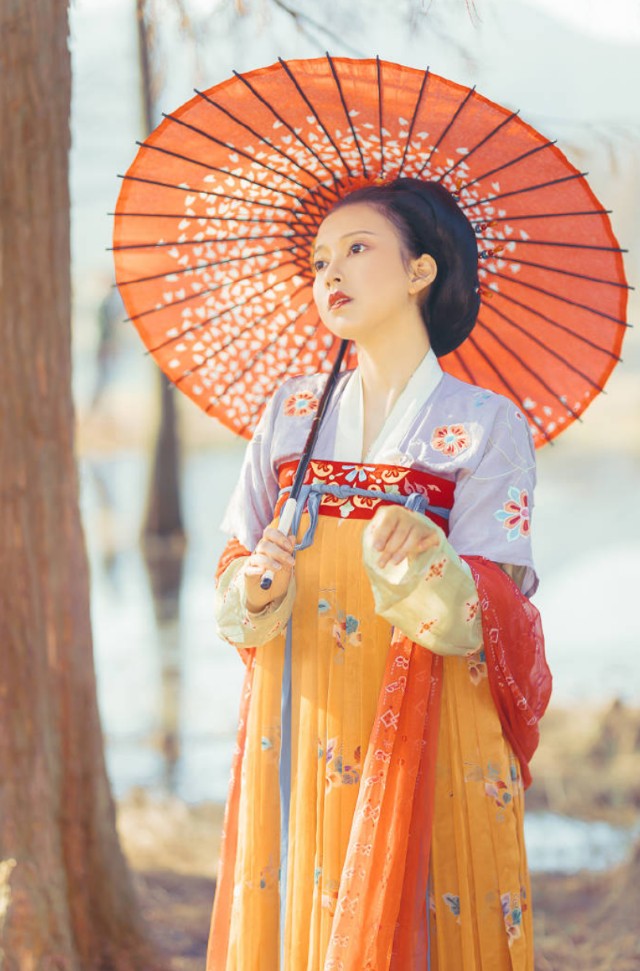 七绝二首春韵,七绝云淡天高好句子