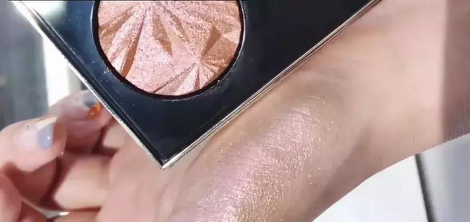 ysl圣诞限定国外版哪个值,ysl圣诞限定正红色