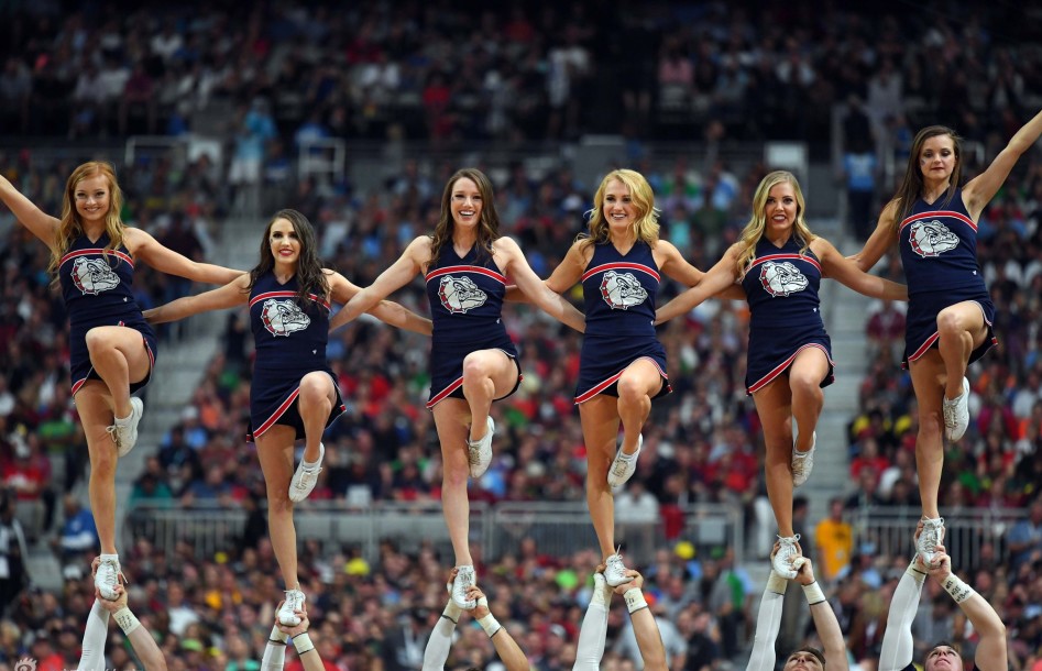 揭秘nba拉拉队背后心酸故事,外表光鲜亮丽背后的辛酸