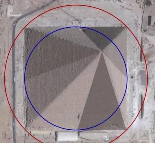 胡夫金字塔北纬29.9792458度，和光速一样，是巧合还是另有深意？