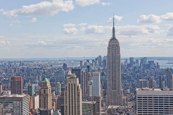 混凝土水泥加水变硬,水泥一直加水搅拌就不会凝固吗