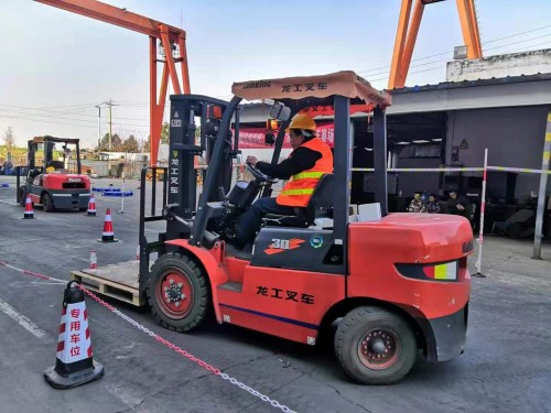 有c1驾照学叉车要考叉车理论题吗,学叉车在哪里可以学