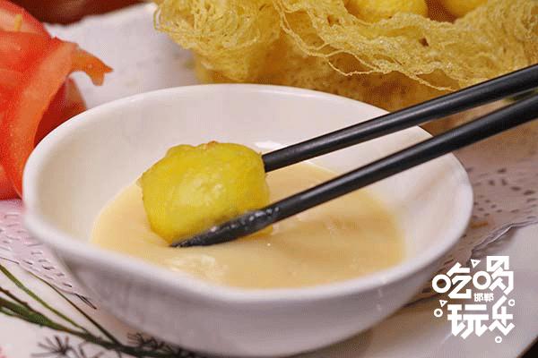 草原蒙古包烤羊腿,蒙古包山庄烤全羊烤羊腿