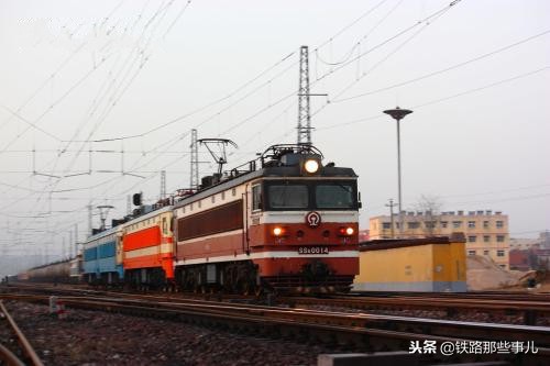 韶山6型电力机车生产年份,韶山ss7d型电力机车大全