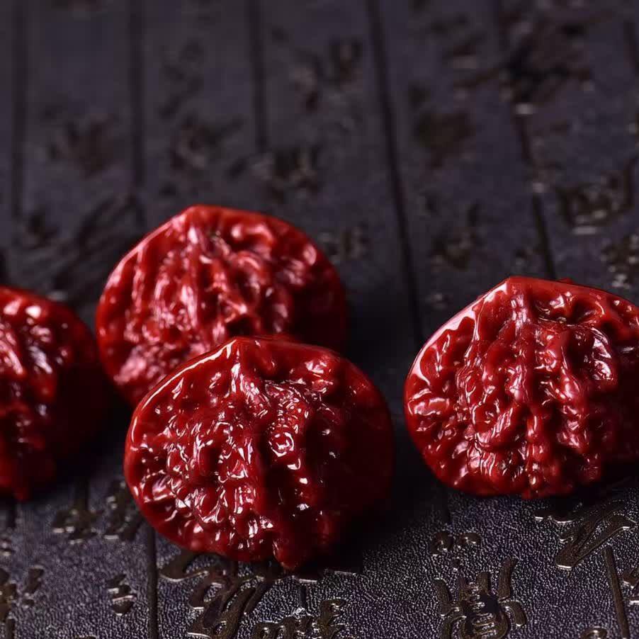 正确盘玩核桃的方法,盘核桃的正确方法和技巧