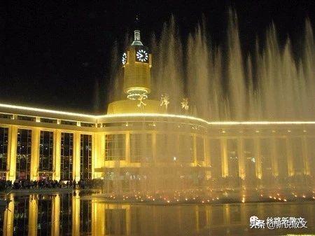 天津纪行：美丽的海河，价格令人肉痛的狗不理包子和航母